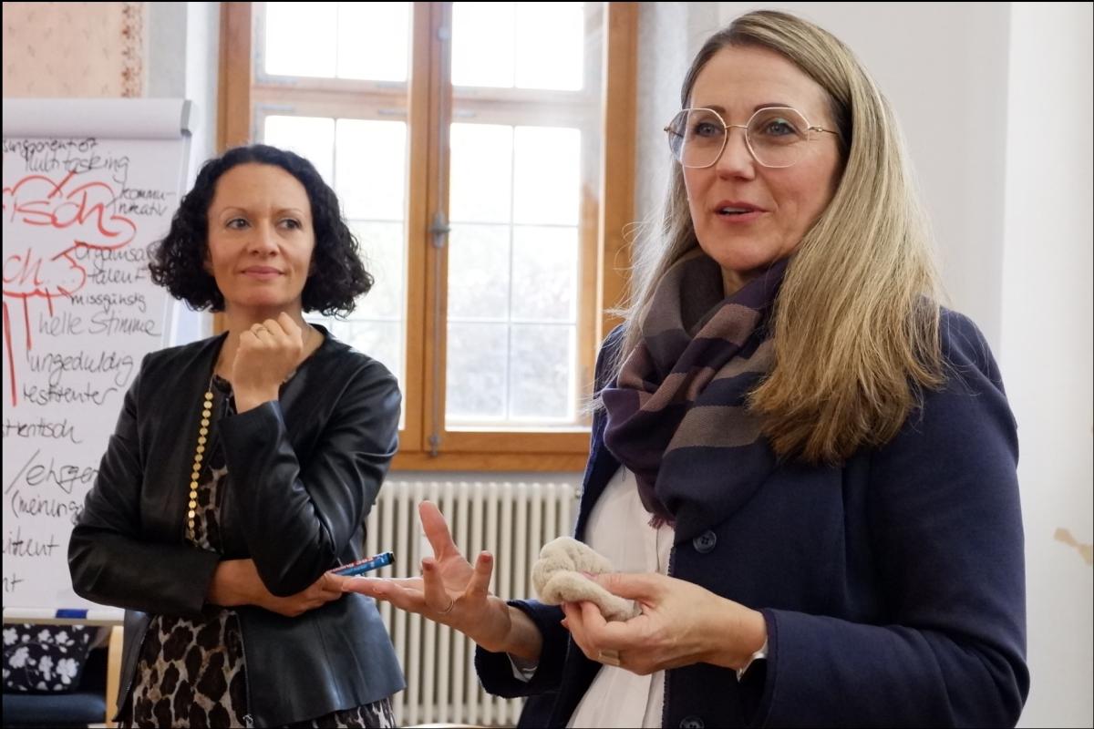 2 Frauen